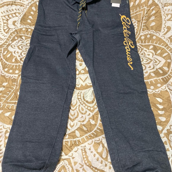 Beautiful eddy Bauer pants navy color size L for women’s or men - Picture 3 of 5